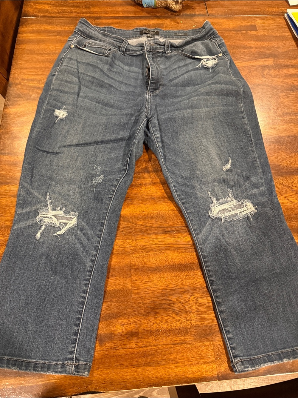 Women’s Judy Blue Distressed Capri Jeans